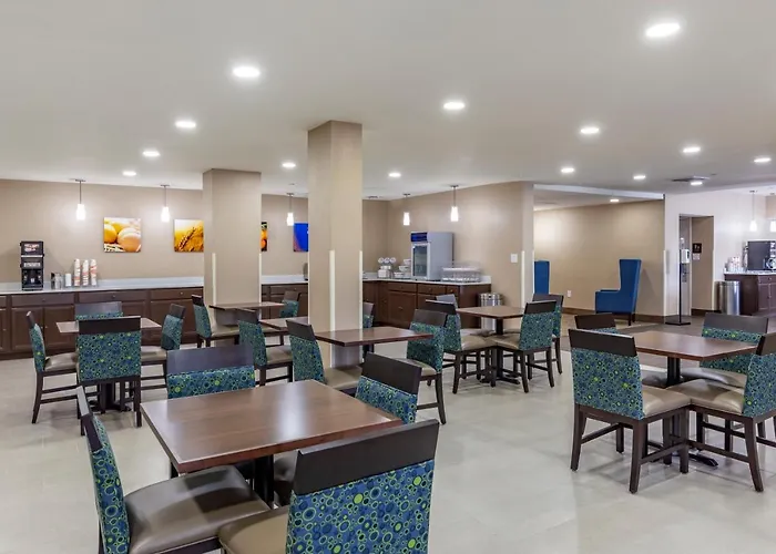 Quality Inn & Suites Spring Lake - Fayetteville Near Fort Bragg