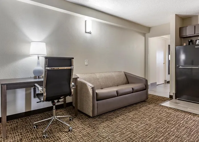 Quality Inn & Suites Spring Lake - Fayetteville Near Fort Bragg