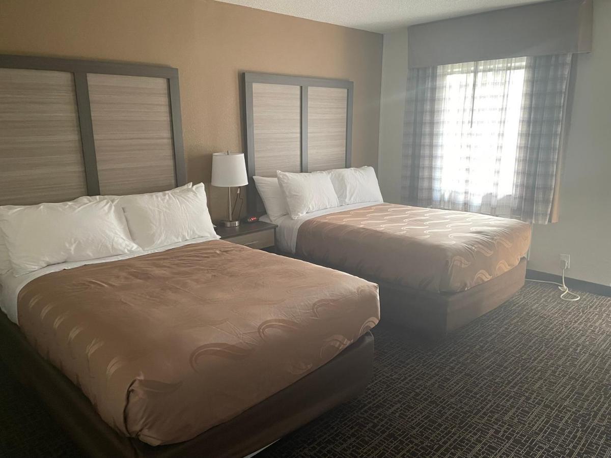 Quality & Spring - Fayetteville Near Bragg Hotel 2*