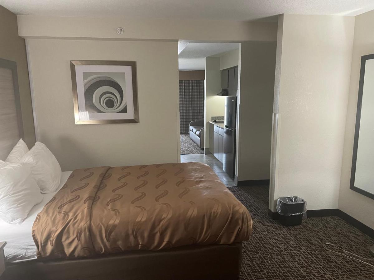 Hotel Quality & Spring - Fayetteville Near Bragg 2*