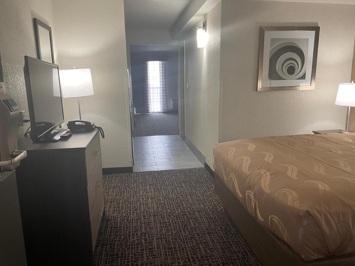 Hotel Quality & Spring - Fayetteville Near Bragg 2*