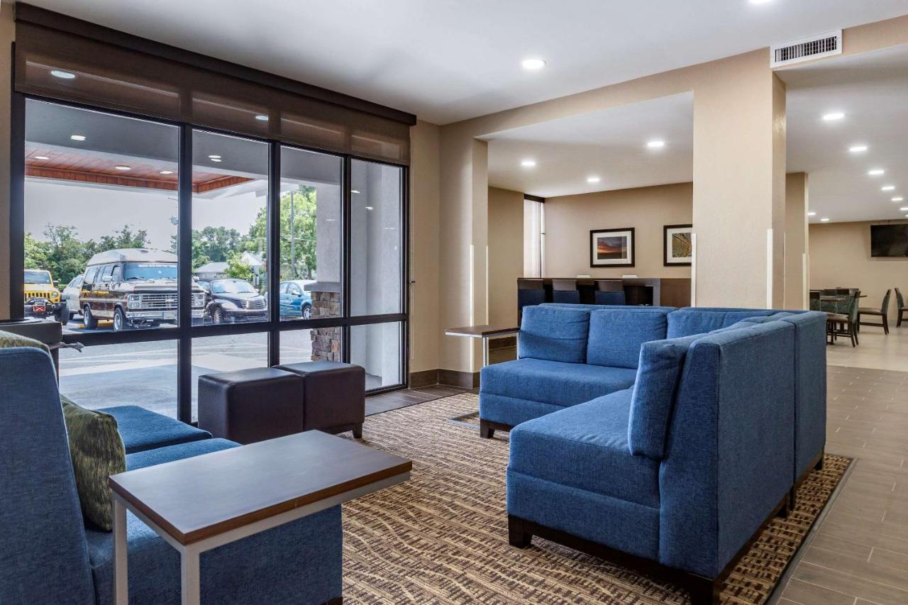 Hotel Quality & Spring - Fayetteville Near Bragg Spring Lake
