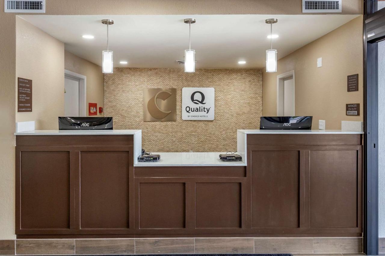 Hotel Quality & Spring - Fayetteville Near Bragg Spring Lake